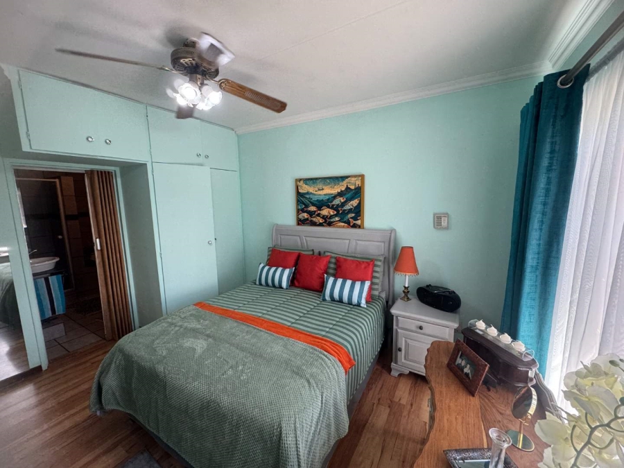 5 Bedroom Property for Sale in Brackendowns Gauteng