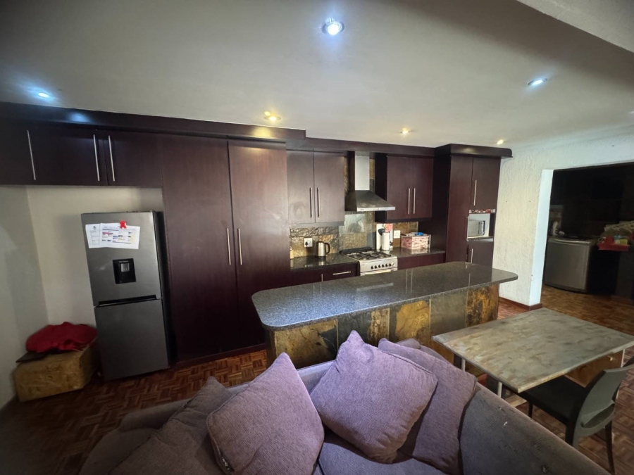 5 Bedroom Property for Sale in Brackendowns Gauteng