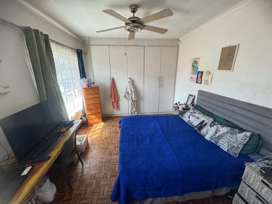 5 Bedroom Property for Sale in Brackendowns Gauteng