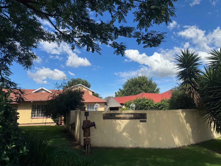 5 Bedroom Property for Sale in Brackendowns Gauteng