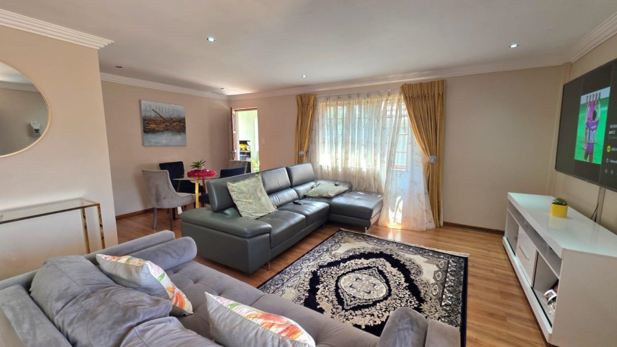 3 Bedroom Property for Sale in Faerie Glen Gauteng