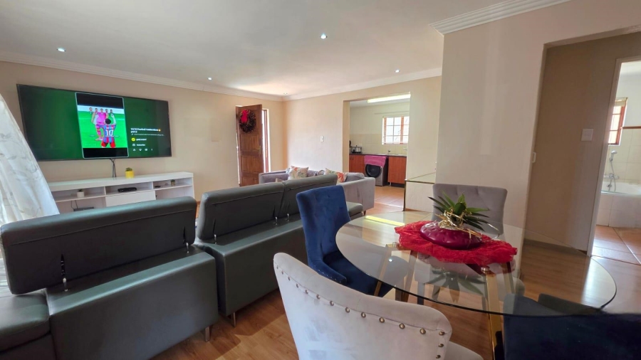 3 Bedroom Property for Sale in Faerie Glen Gauteng