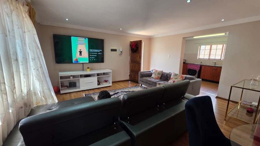 3 Bedroom Property for Sale in Faerie Glen Gauteng