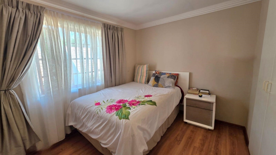 3 Bedroom Property for Sale in Faerie Glen Gauteng