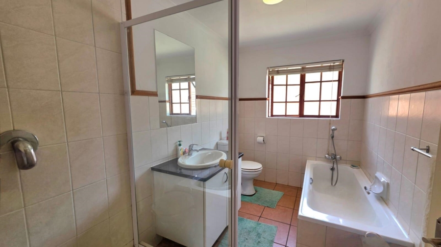3 Bedroom Property for Sale in Faerie Glen Gauteng