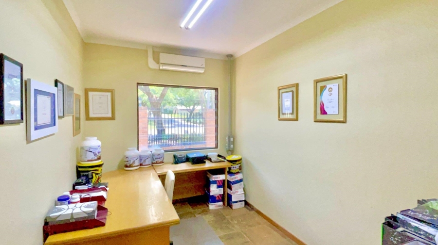 5 Bedroom Property for Sale in Lukasrand Gauteng
