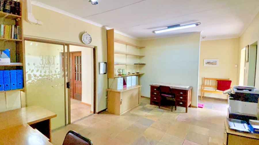 5 Bedroom Property for Sale in Lukasrand Gauteng