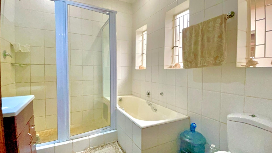5 Bedroom Property for Sale in Lukasrand Gauteng