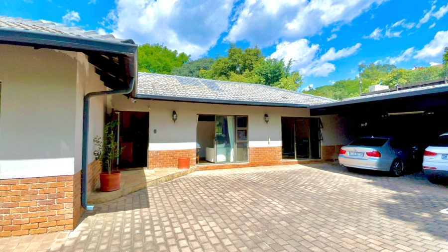 5 Bedroom Property for Sale in Lukasrand Gauteng