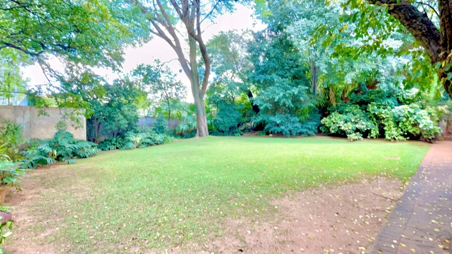 5 Bedroom Property for Sale in Lukasrand Gauteng