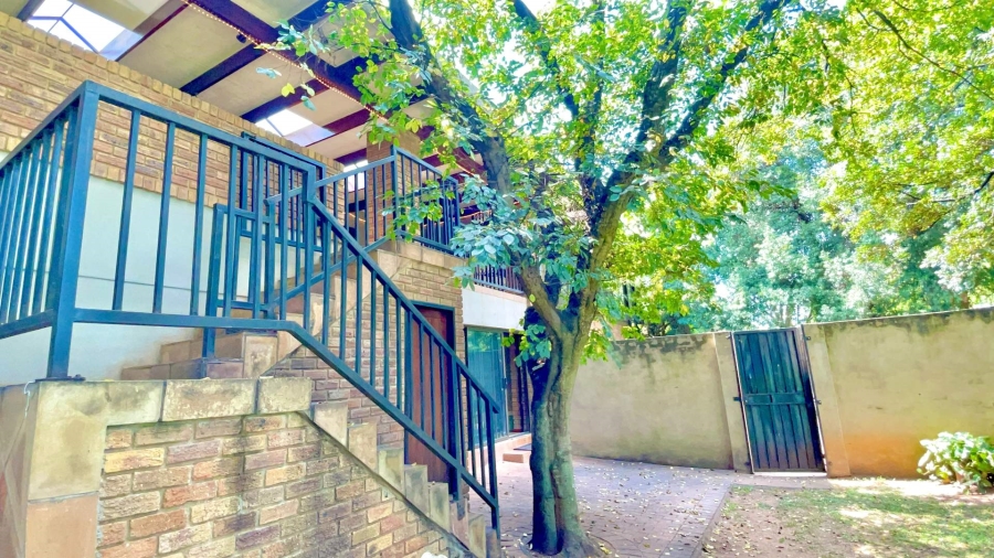 5 Bedroom Property for Sale in Lukasrand Gauteng