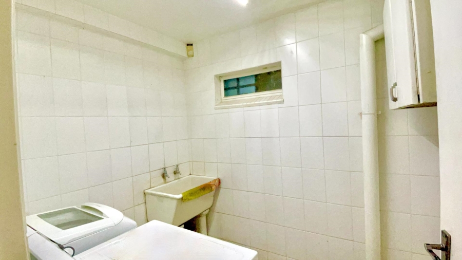 5 Bedroom Property for Sale in Lukasrand Gauteng