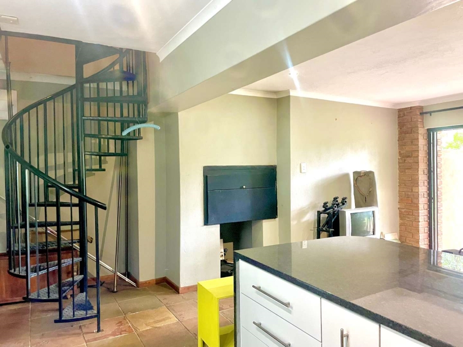5 Bedroom Property for Sale in Lukasrand Gauteng