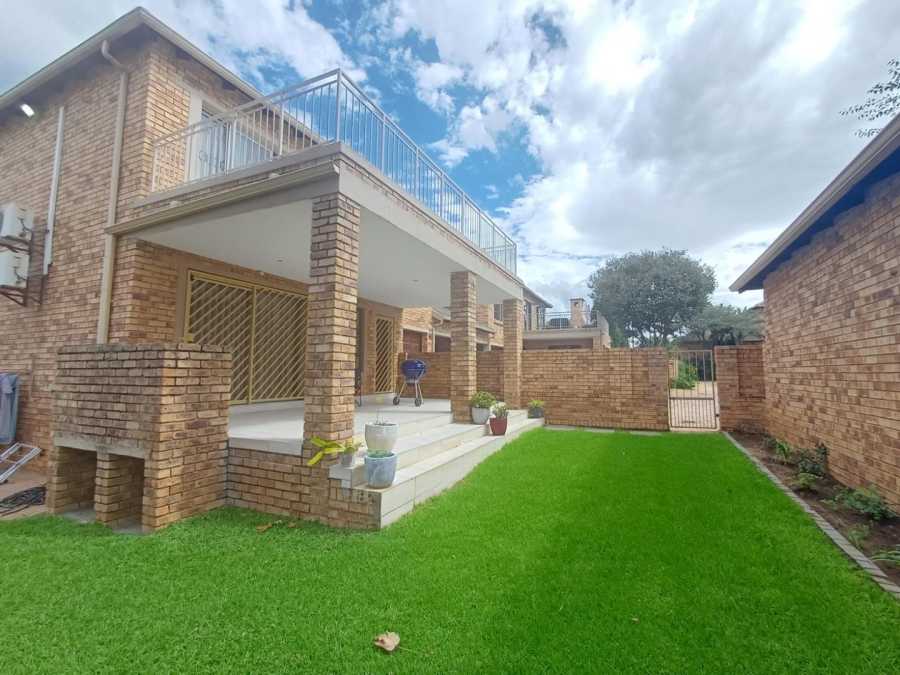 To Let 3 Bedroom Property for Rent in Olivedale Gauteng