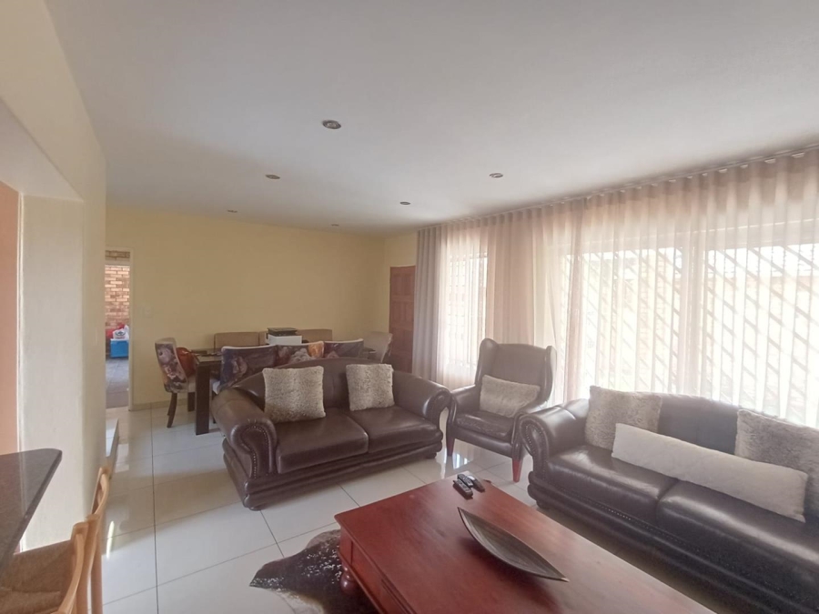 To Let 3 Bedroom Property for Rent in Olivedale Gauteng