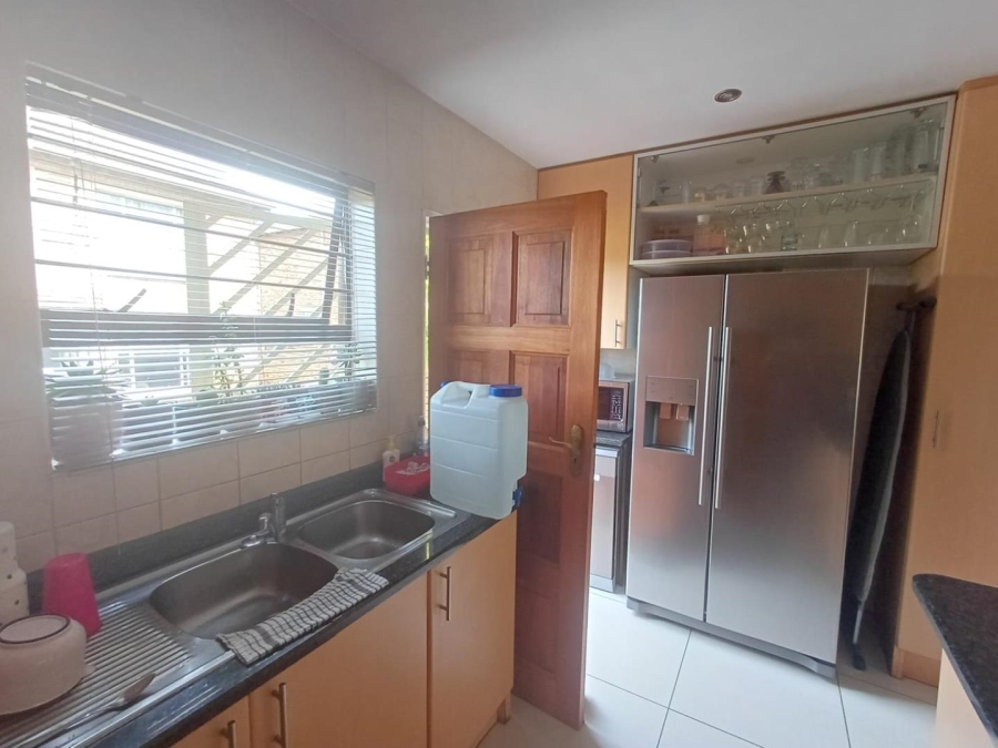 To Let 3 Bedroom Property for Rent in Olivedale Gauteng