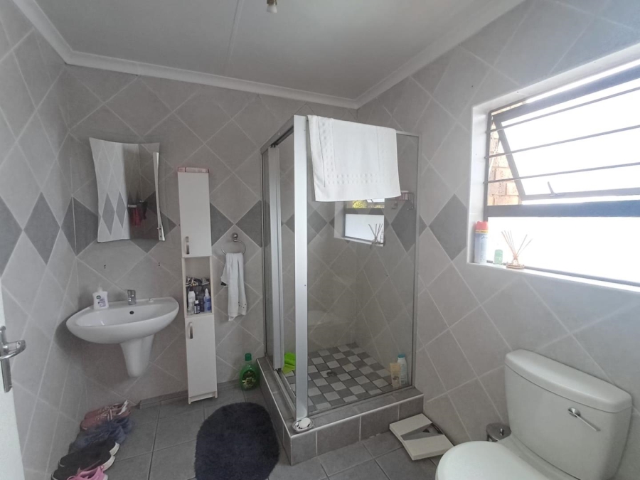 To Let 3 Bedroom Property for Rent in Olivedale Gauteng
