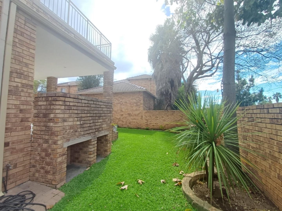 To Let 3 Bedroom Property for Rent in Olivedale Gauteng