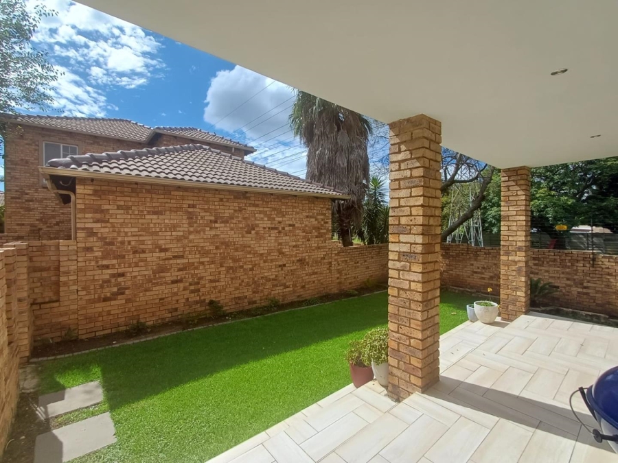 To Let 3 Bedroom Property for Rent in Olivedale Gauteng