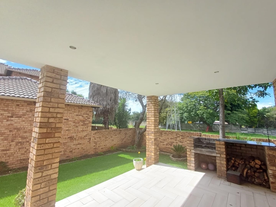 To Let 3 Bedroom Property for Rent in Olivedale Gauteng