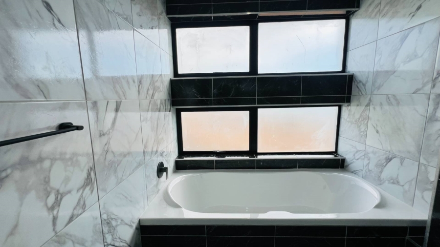 4 Bedroom Property for Sale in Fountainbrook Estate Gauteng