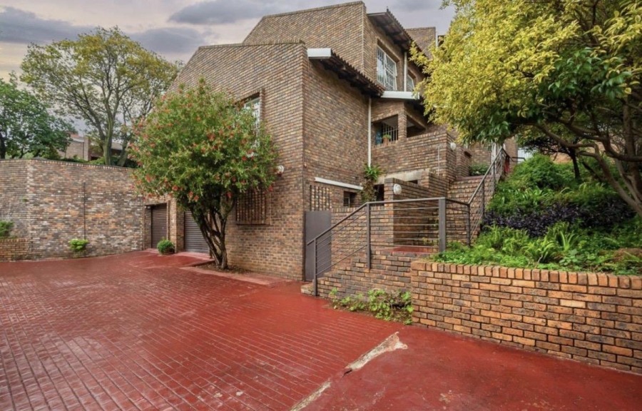3 Bedroom Property for Sale in Mulbarton Gauteng