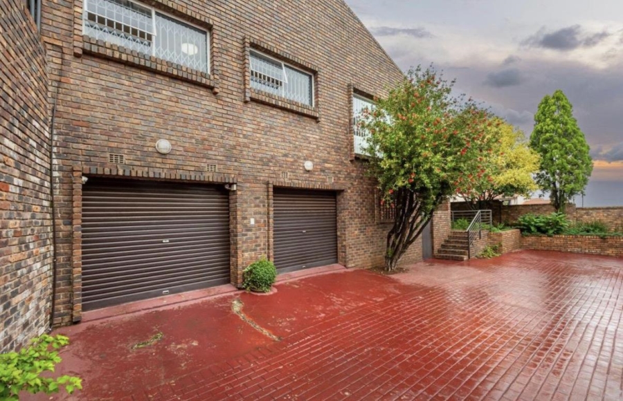 3 Bedroom Property for Sale in Mulbarton Gauteng