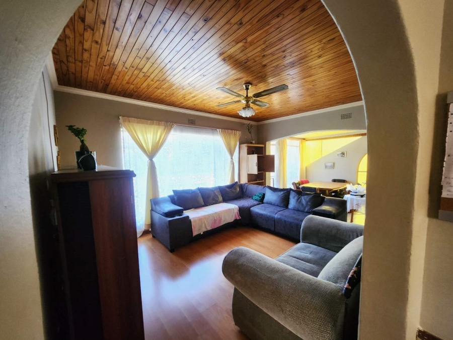 4 Bedroom Property for Sale in Verwoerdpark Gauteng