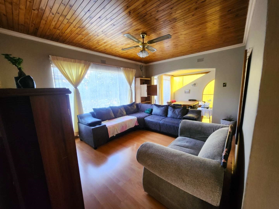 4 Bedroom Property for Sale in Verwoerdpark Gauteng