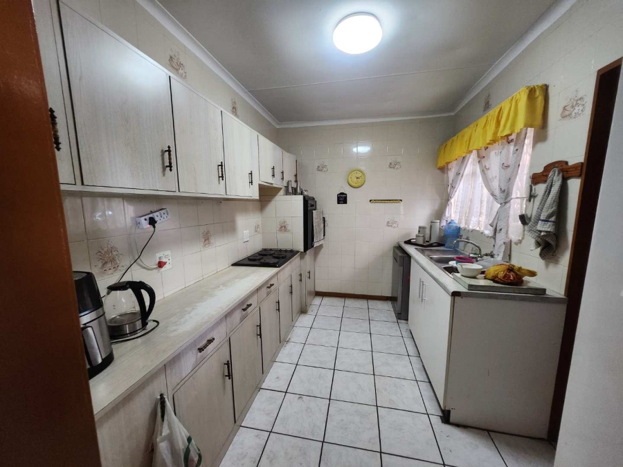 4 Bedroom Property for Sale in Verwoerdpark Gauteng
