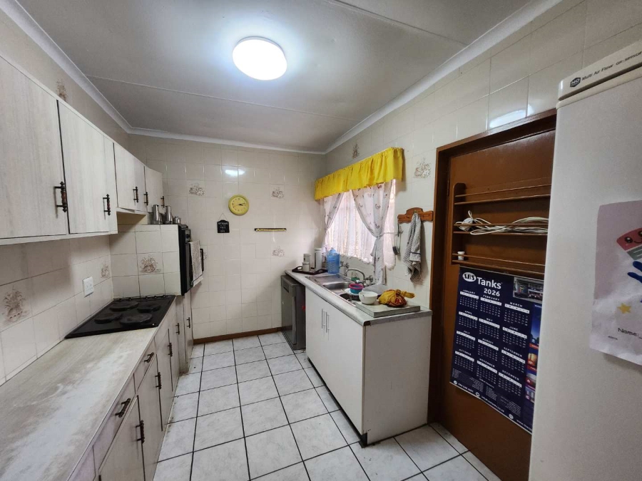 4 Bedroom Property for Sale in Verwoerdpark Gauteng