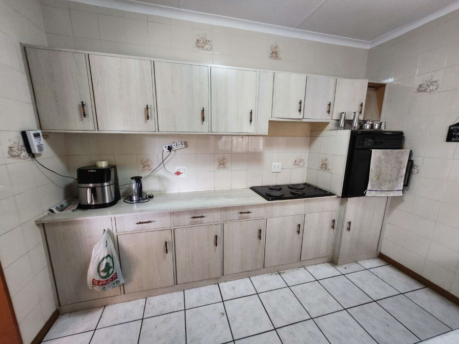 4 Bedroom Property for Sale in Verwoerdpark Gauteng