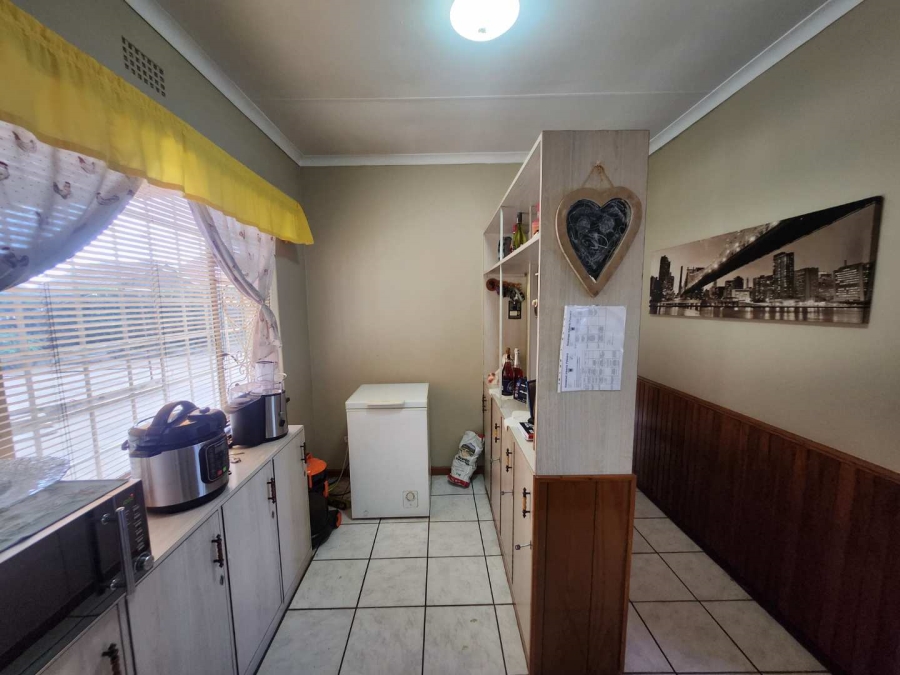 4 Bedroom Property for Sale in Verwoerdpark Gauteng