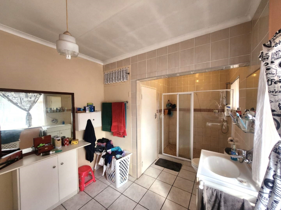 4 Bedroom Property for Sale in Verwoerdpark Gauteng