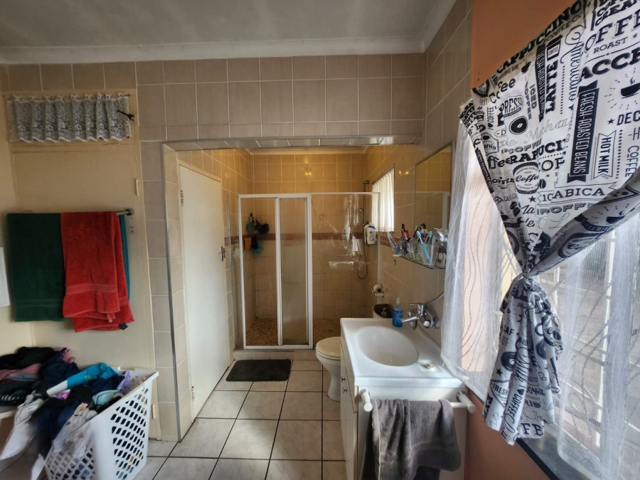 4 Bedroom Property for Sale in Verwoerdpark Gauteng