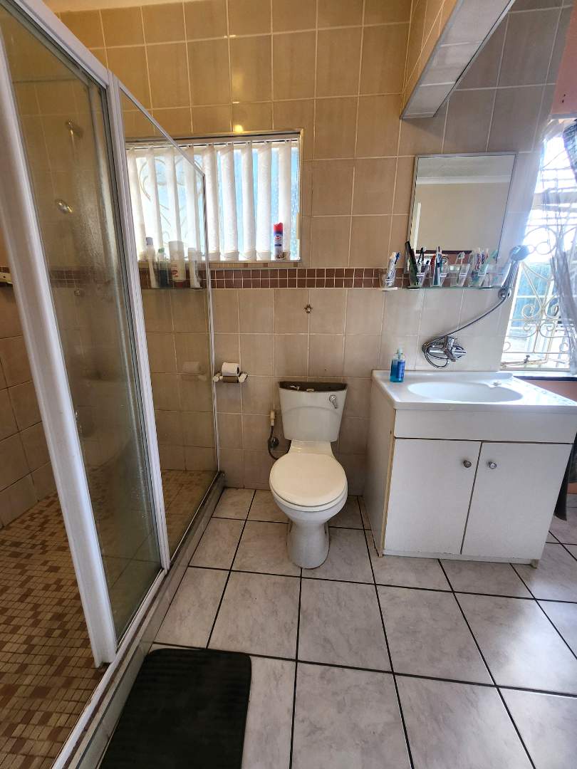 4 Bedroom Property for Sale in Verwoerdpark Gauteng