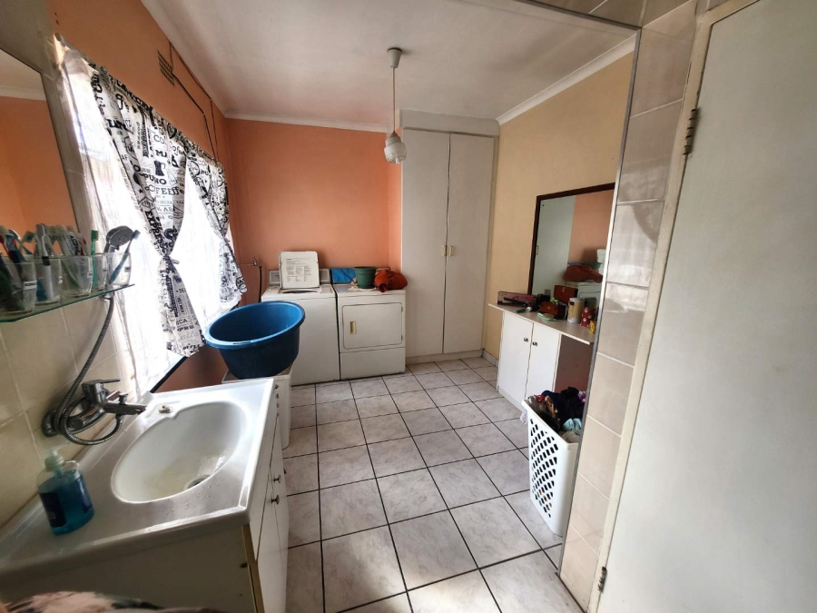 4 Bedroom Property for Sale in Verwoerdpark Gauteng