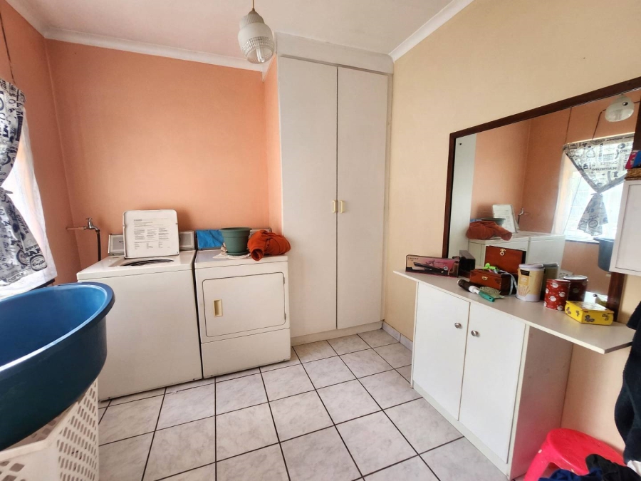 4 Bedroom Property for Sale in Verwoerdpark Gauteng
