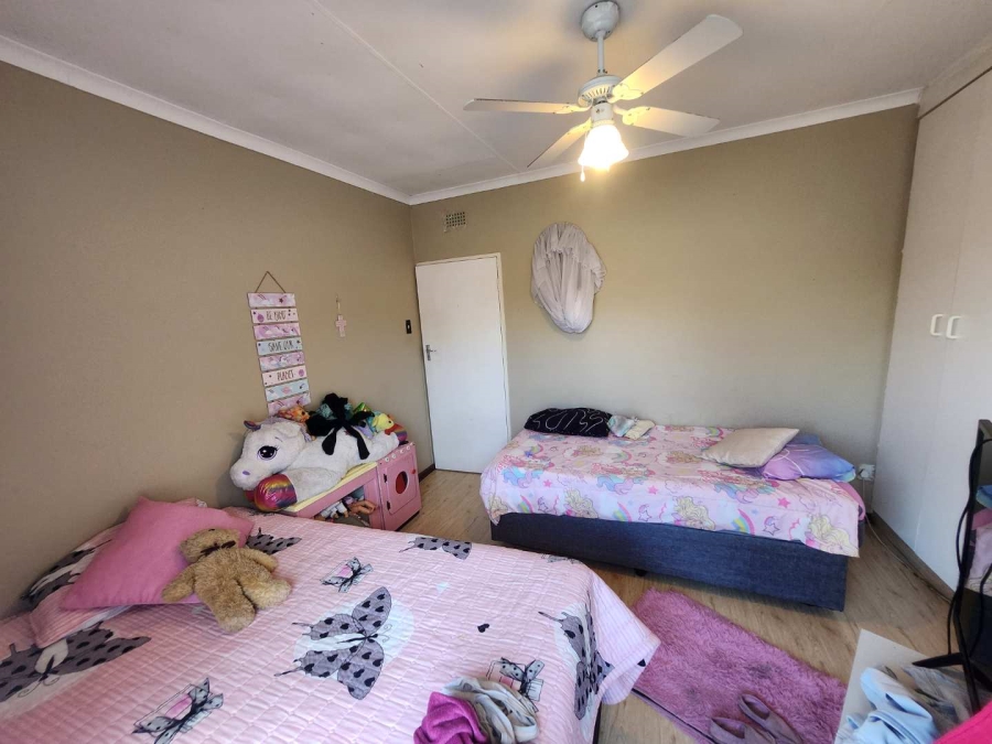 4 Bedroom Property for Sale in Verwoerdpark Gauteng