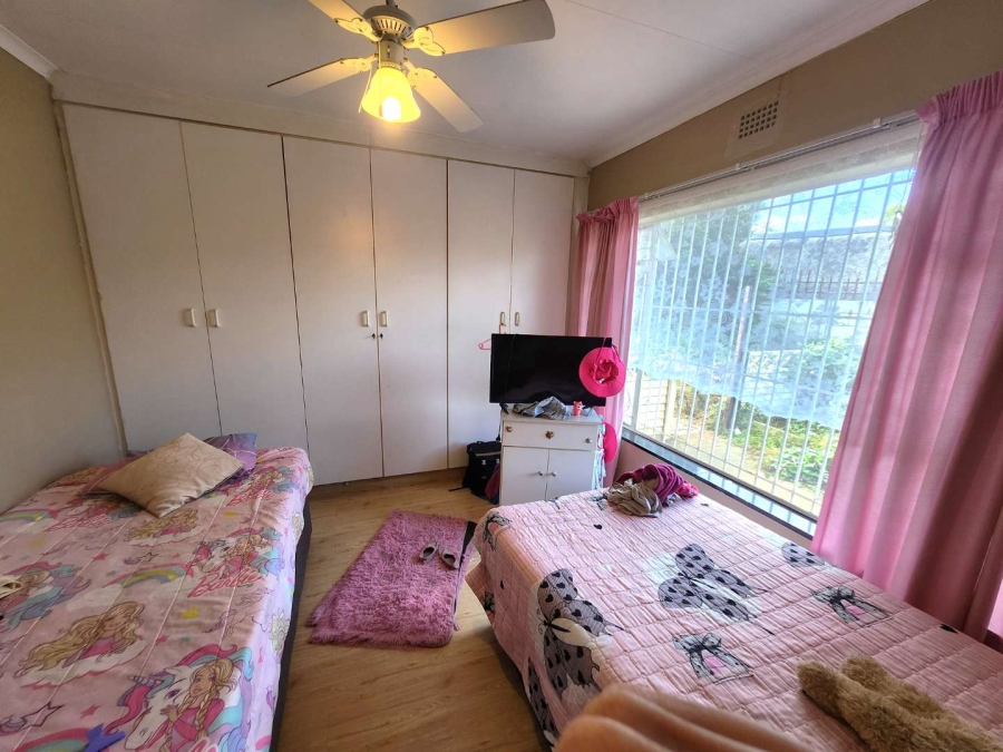 4 Bedroom Property for Sale in Verwoerdpark Gauteng