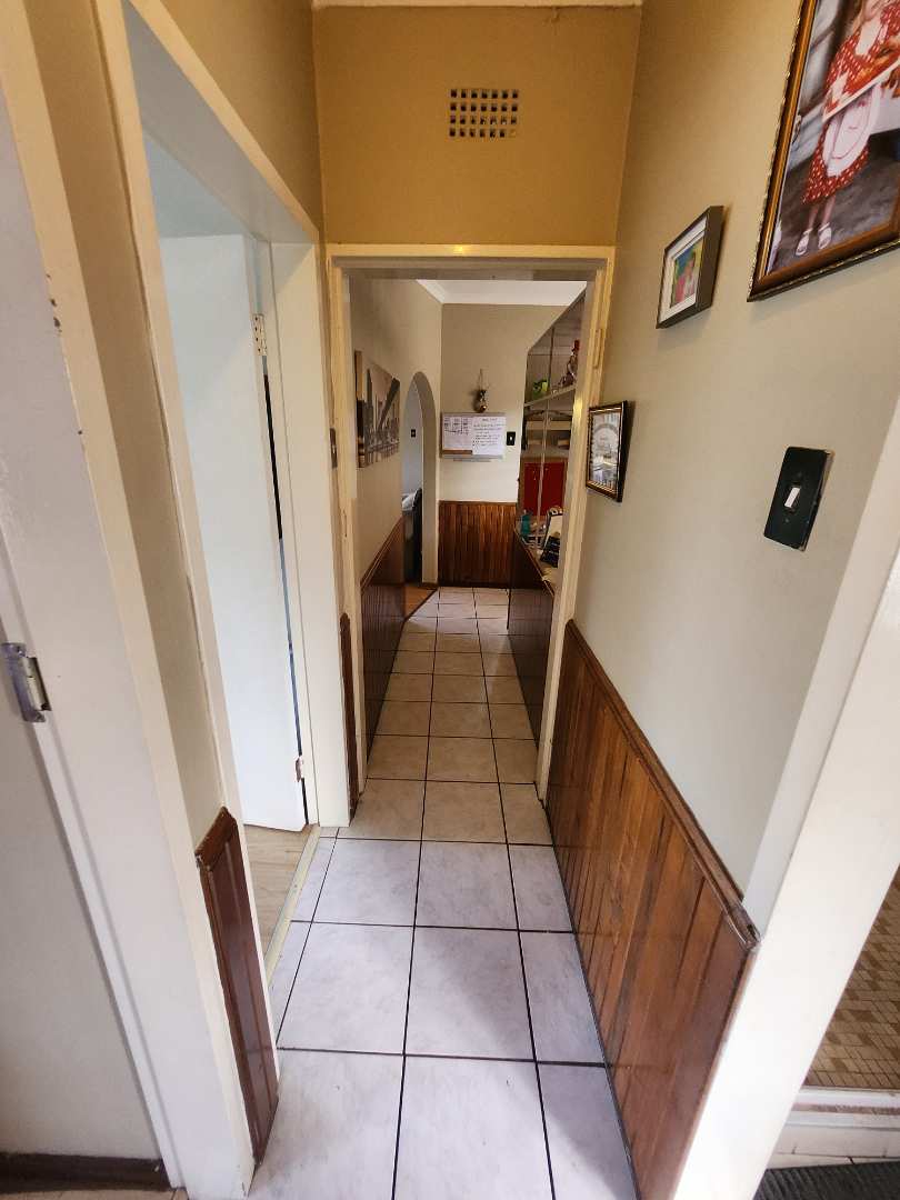 4 Bedroom Property for Sale in Verwoerdpark Gauteng