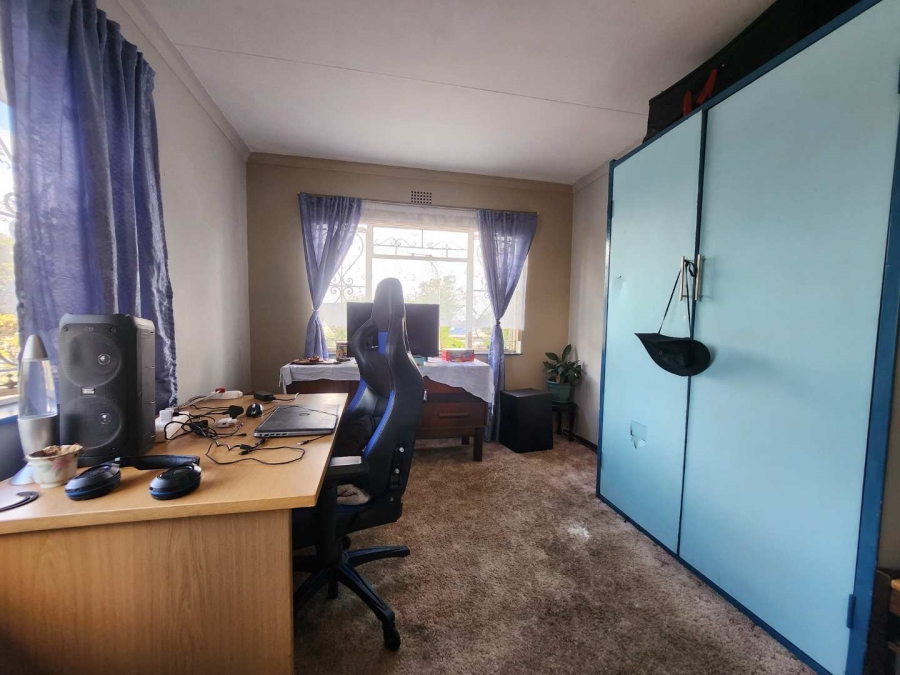 4 Bedroom Property for Sale in Verwoerdpark Gauteng