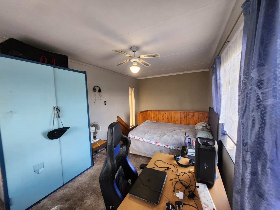 4 Bedroom Property for Sale in Verwoerdpark Gauteng