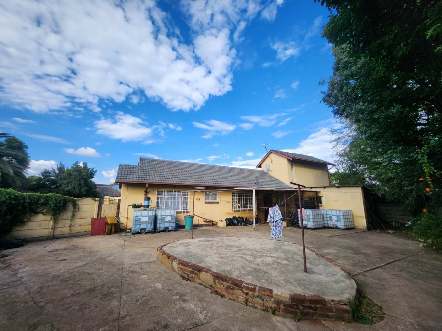 4 Bedroom Property for Sale in Verwoerdpark Gauteng