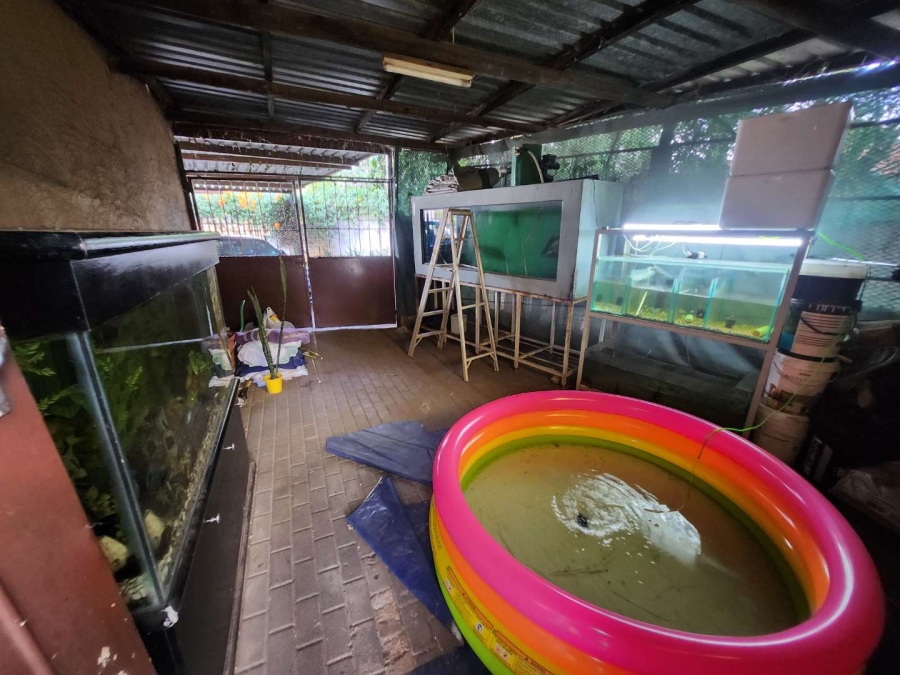 4 Bedroom Property for Sale in Verwoerdpark Gauteng