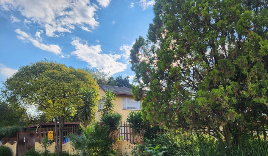 4 Bedroom Property for Sale in Verwoerdpark Gauteng