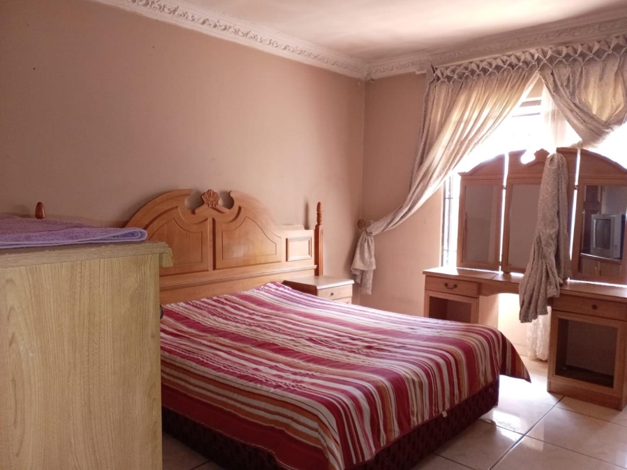 5 Bedroom Property for Sale in Lenasia Gauteng