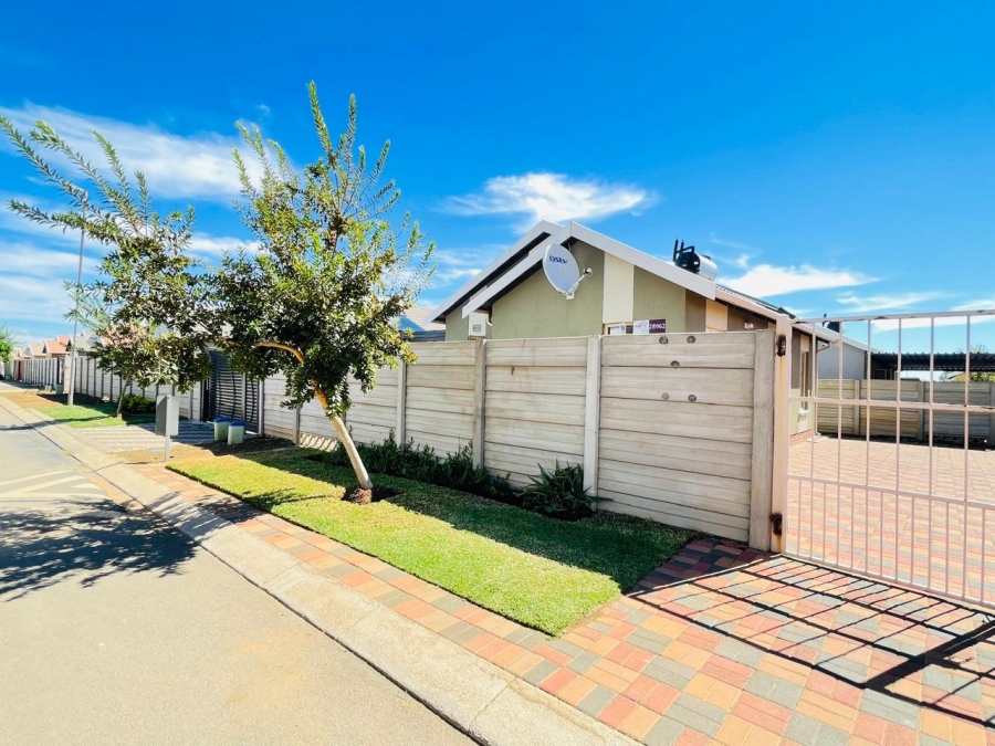 3 Bedroom Property for Sale in Sky City Gauteng