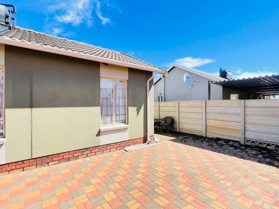 3 Bedroom Property for Sale in Sky City Gauteng