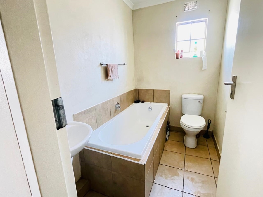 3 Bedroom Property for Sale in Sky City Gauteng